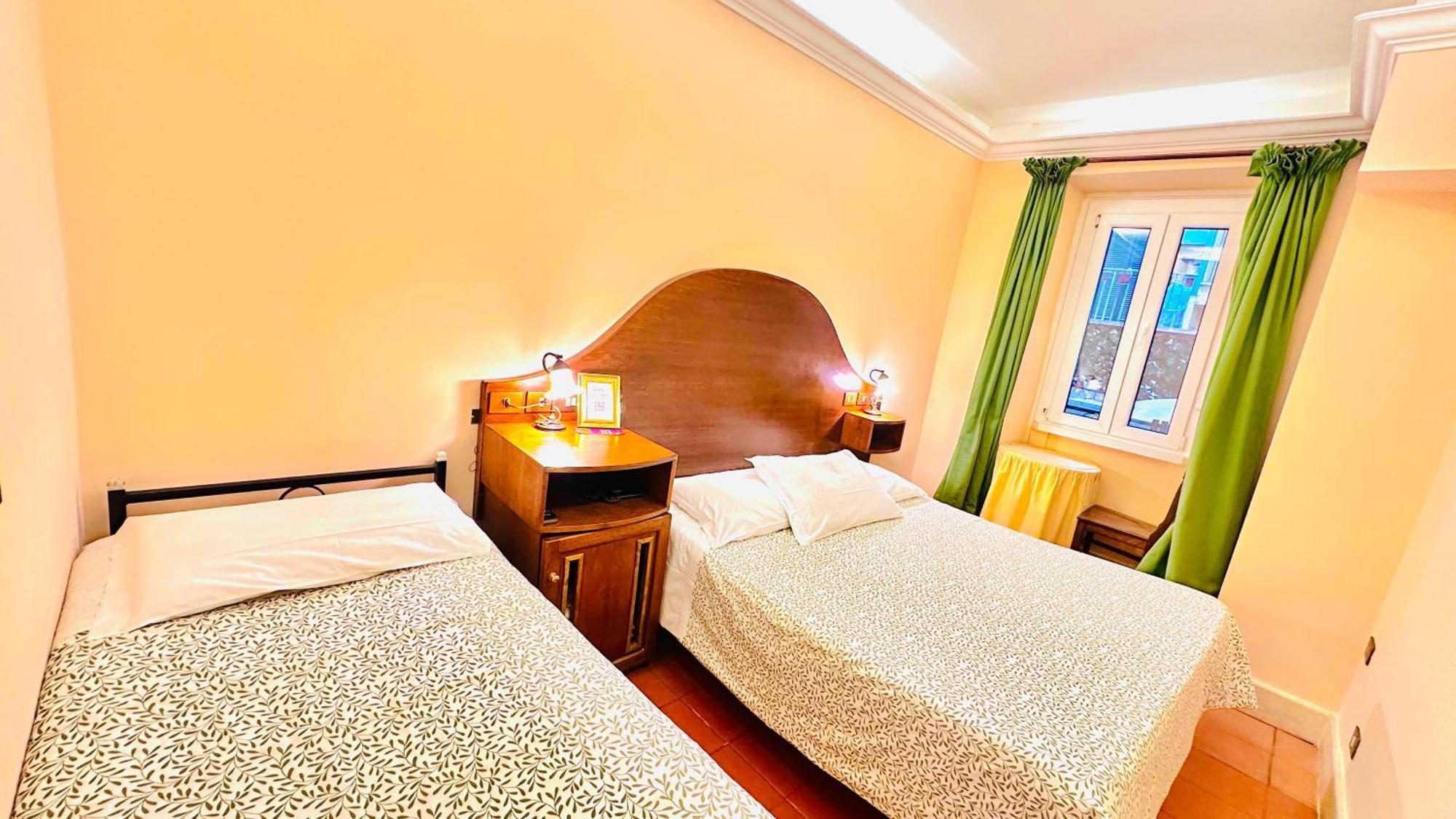 Hotel 4 Coronati Rzym Zewnętrze zdjęcie